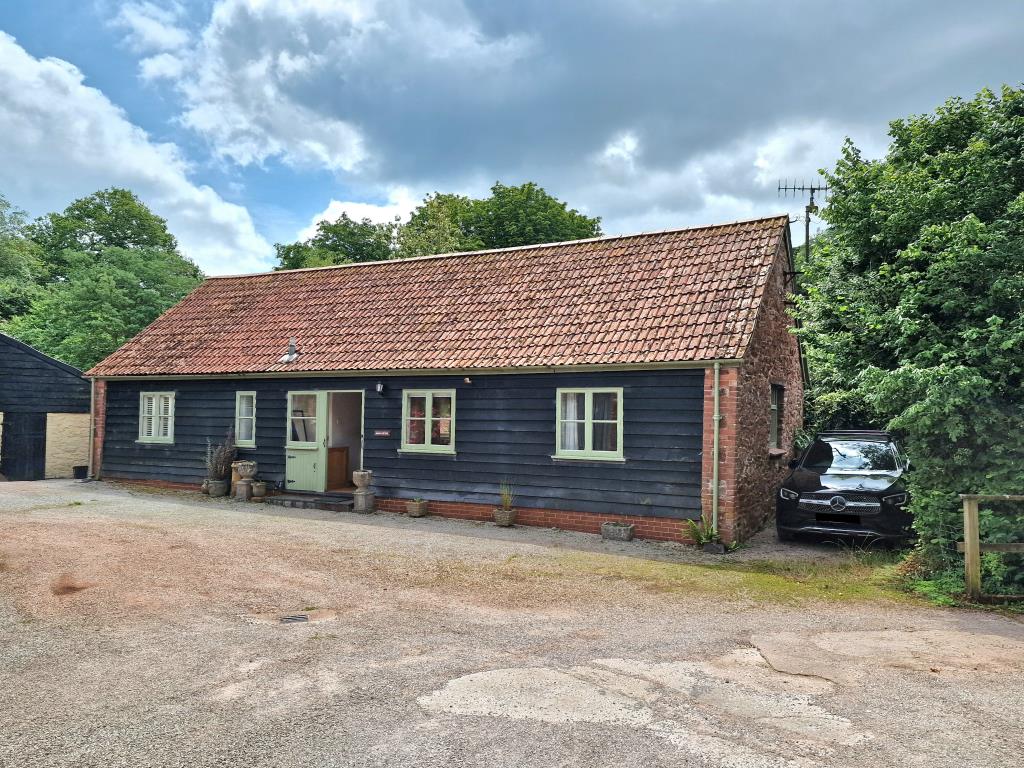 Lot: 122 - DETACHED BARN CONVERSION IN COCKINGTON VILLAGE - Front of the property